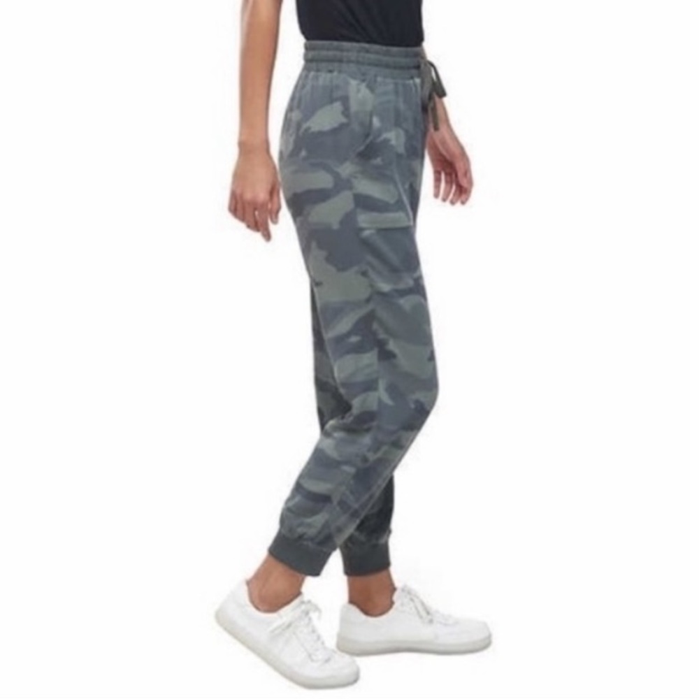 Splendid Camo Joggers